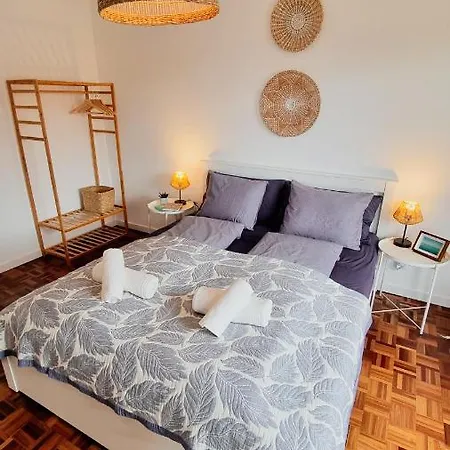 Ξενοδοχείο Tika Surf Camp Ericeira