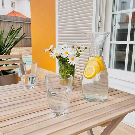 Guest house Tika Surf Camp Ericeira Carvoeira