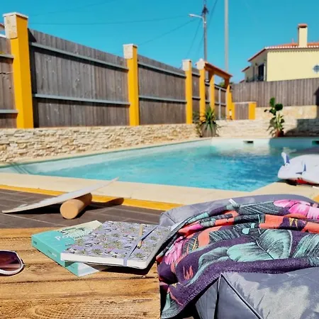 Tika Surf Camp Ericeira *