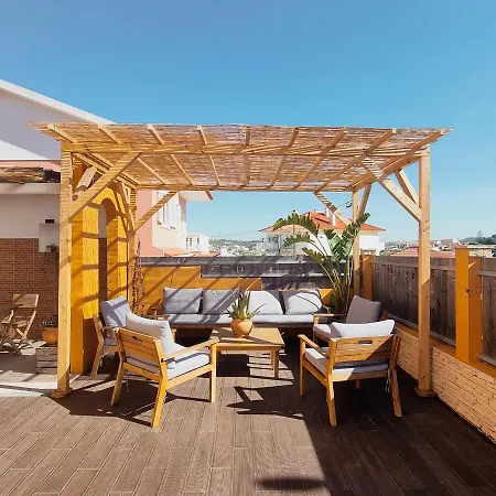 Tika Surf Camp Ericeira Guest house *
