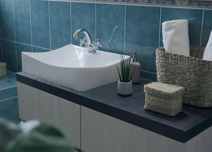 Tika Surf Camp Ericeira *