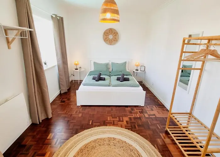 Tika Surf Camp Ericeira Carvoeira