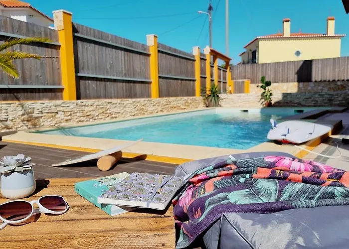 Tika Surf Camp Ericeira *