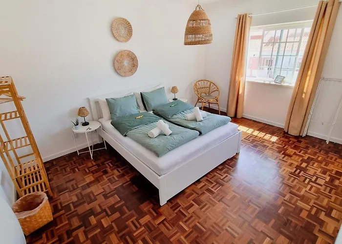 Tika Surf Camp Ericeira Carvoeira