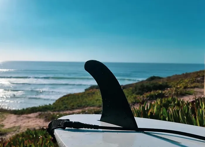 Hotel Tika Surf Camp Ericeira