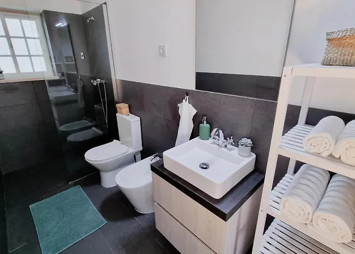 Hotel Tika Surf Camp Ericeira *