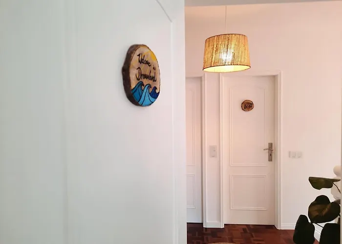 Tika Surf Camp Ericeira