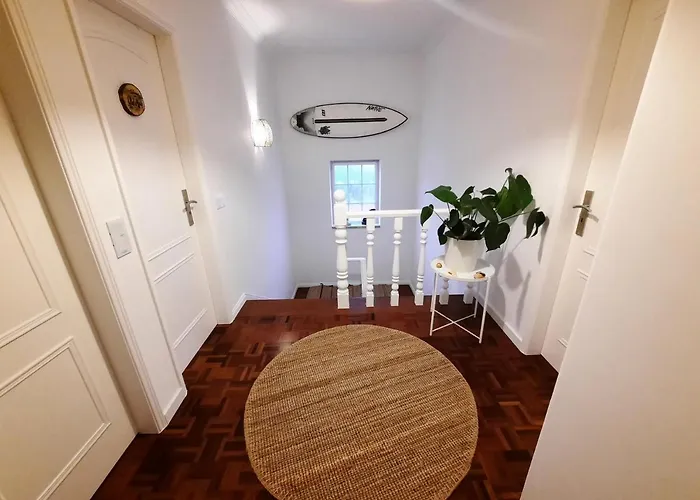 Hotel Tika Surf Camp Ericeira *