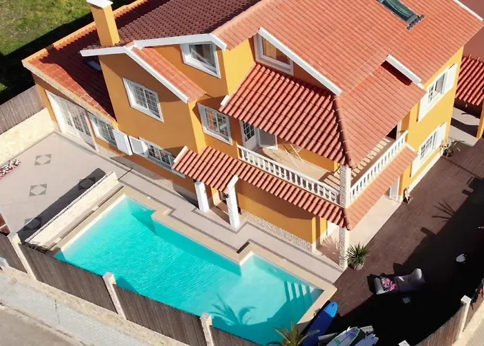 Tika Surf Camp Ericeira Carvoeira